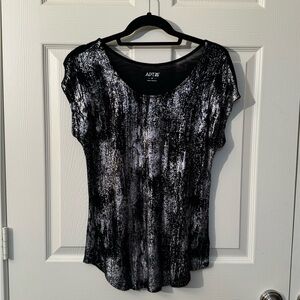 APT 9 Black/ Silver Top M